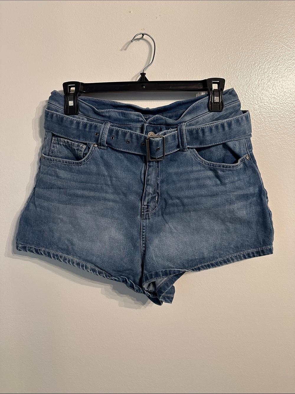 Sincerely Jules Washed Blue High-Rise Belted Jean Shorts Size 11/30